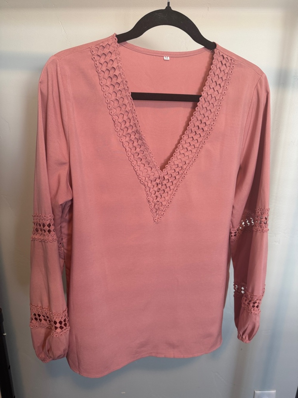 Women's Crochet Trim V-Neck Blouse - Dusty Rose